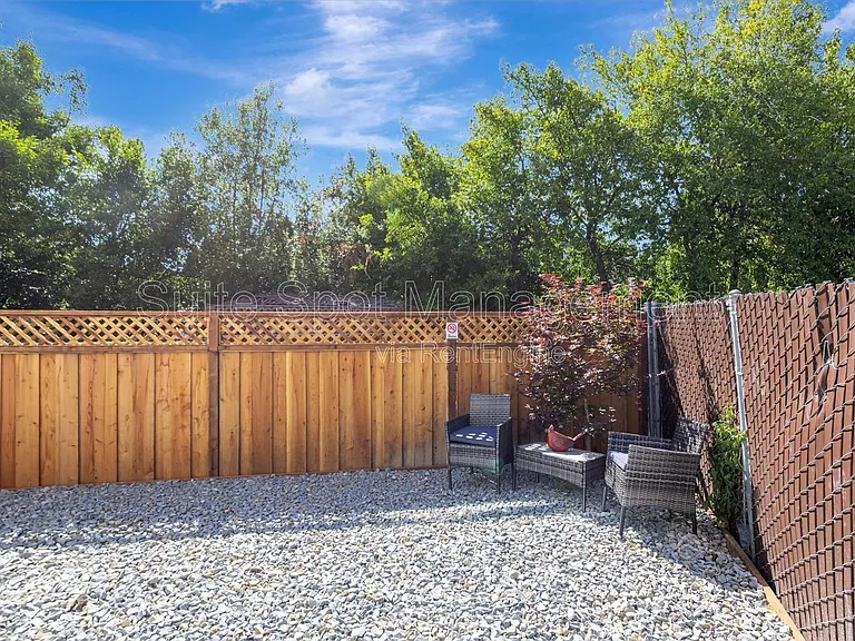 160 Harrison Ave #D3 — Photo 20