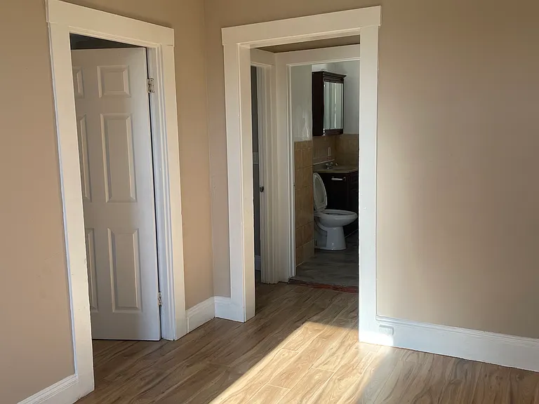 18 Lawton Ave #2 — Photo 4