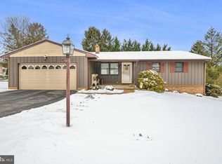 102 Buchanan Dr, York, PA 17402