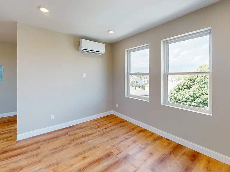 100 Revere St — Photo 44
