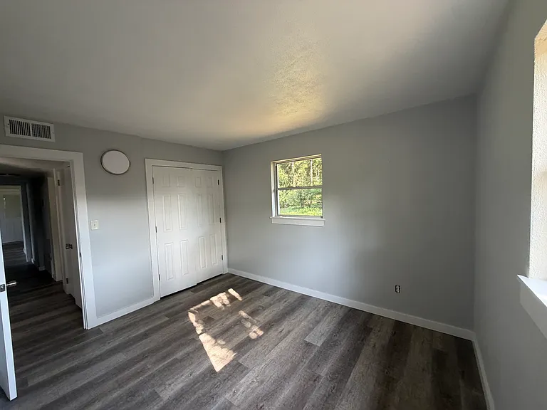 226 California Dr — Photo 10