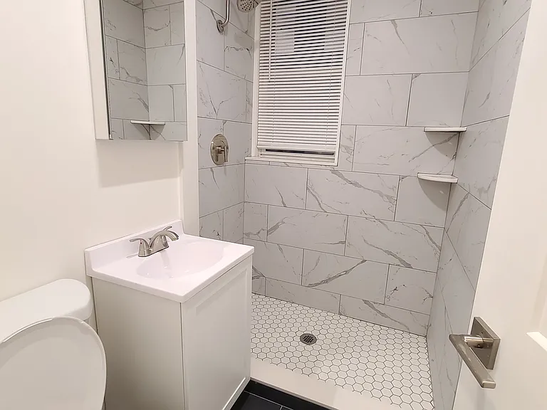 1406 Beacon St #7 — Photo 11