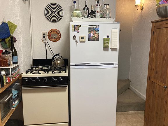 stove /fridge kitchens