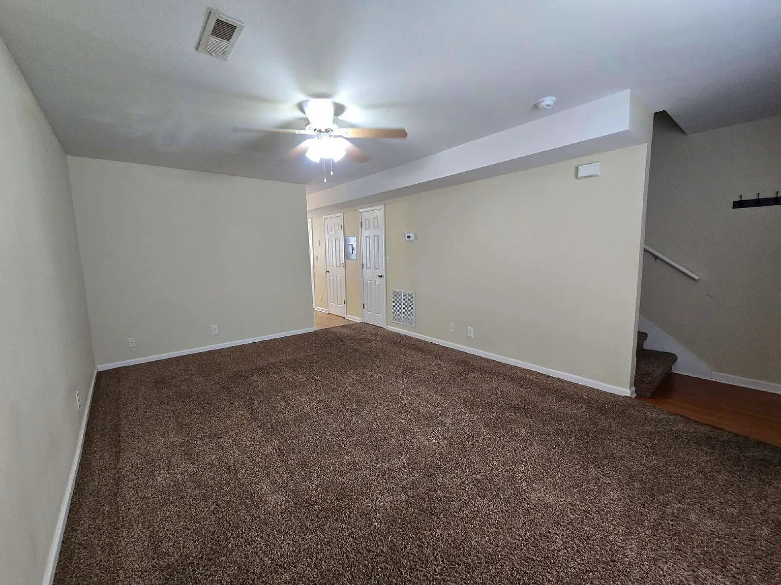 2 bed, 1.5 bath, 1020 sqft, $950 — Photo 3