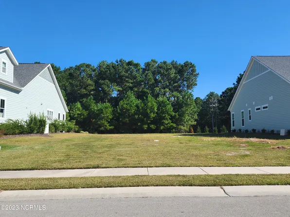 525 Moss Lake Lane, Holly Ridge, NC 28445
