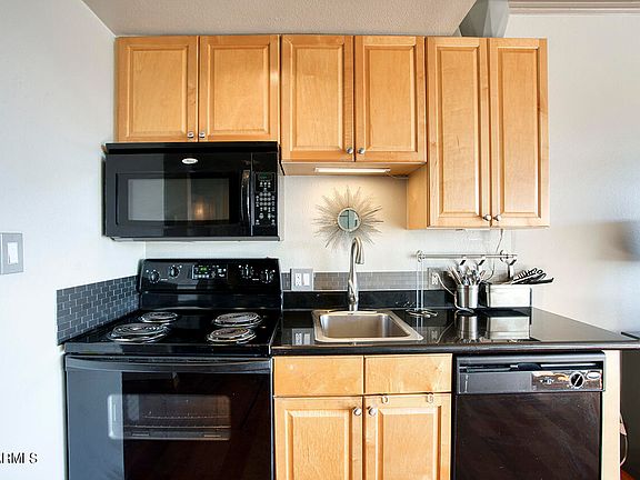 3rd image of 4750 N CENTRAL Avenue #7H