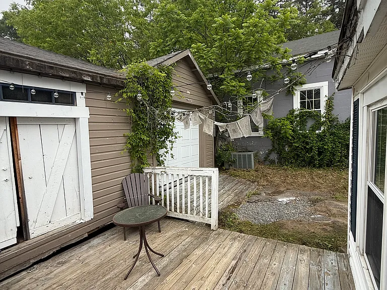 30 Oak St — Photo 12