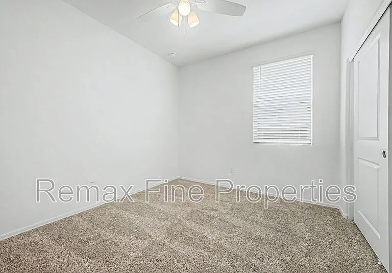 15543 W Desert Hollow Dr — Photo 20