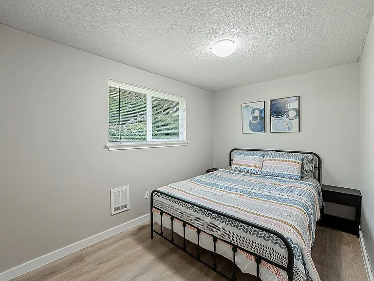 8419 Quinault Dr NE — Photo 21