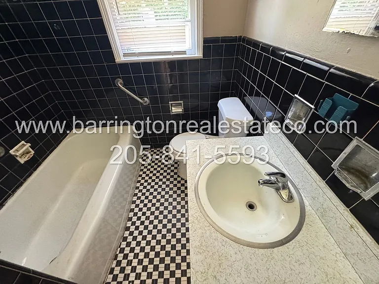 140 Carol Dr — Photo 5