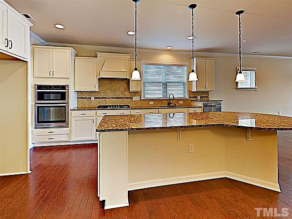 4th image of 1304 Bloomsbury Manor Dr