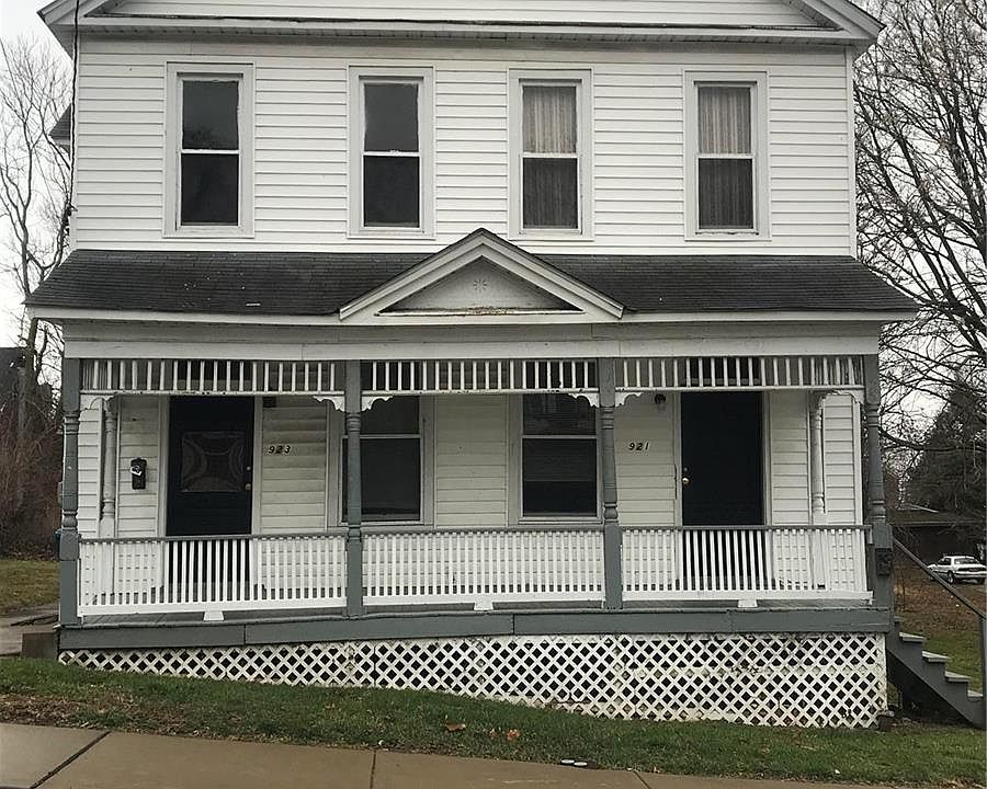 2nd image of 921 E 7th St