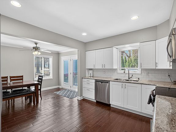 4th image of 2512 Mann Ave