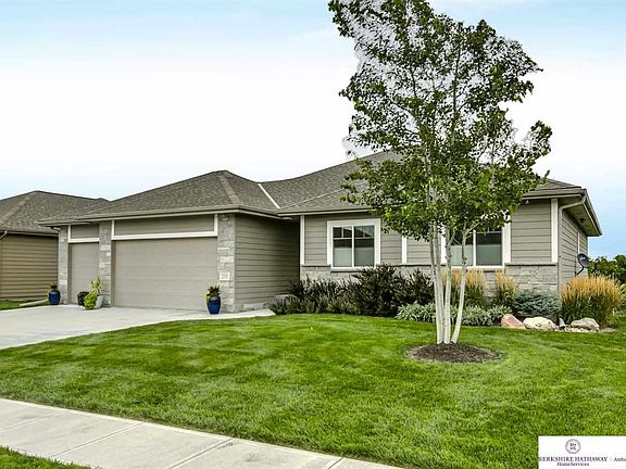 5th image of 2707 N 190th St