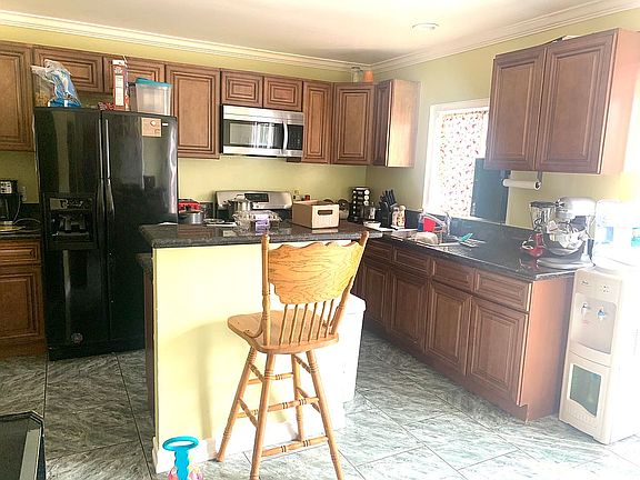 5th image of 1056 W Avenue N
