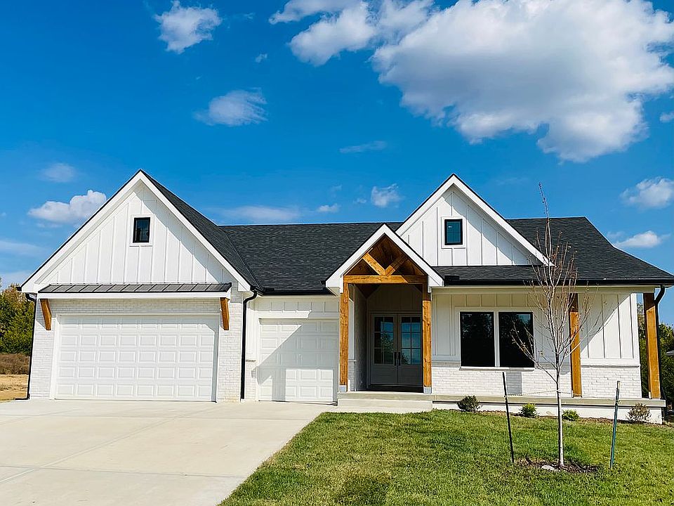 1st image of 549 N Oakwood Ln