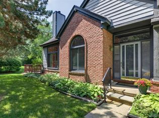 2775 Lochmoor Blvd #19, Lake Orion, MI 48360