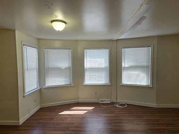 5th image of 276 E Broadway