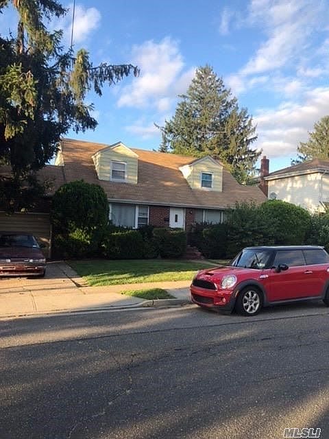 2nd image of 2134 Baylis Ave