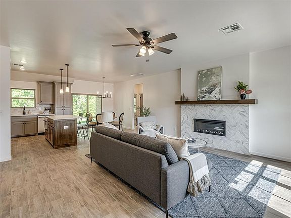 2nd image of 120 Mountain Laurel Way