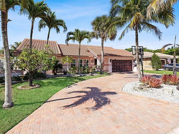 3rd image of 5915 NW 52nd Street