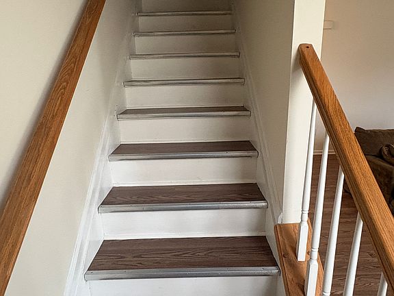 4th image of 129 New Rose St #B