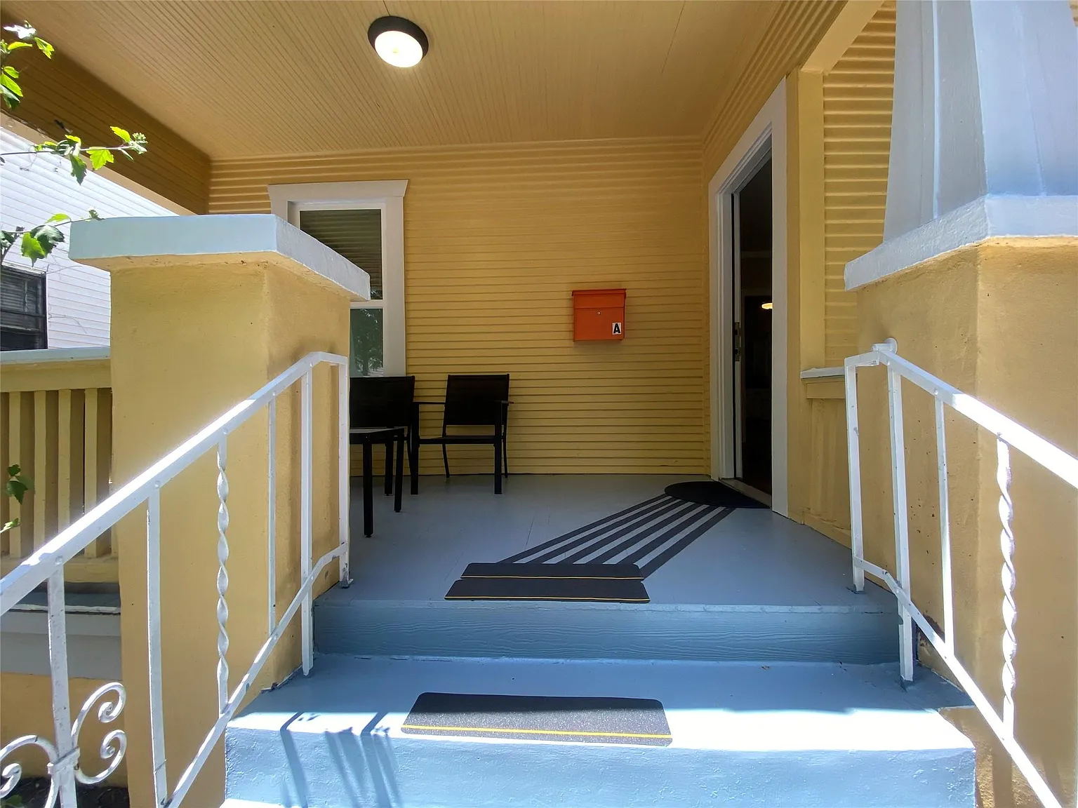 3 bed, 2.0 bath, 1942 sqft, $3,000 — Photo 4