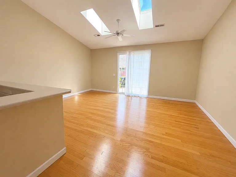 331 Monlandil Dr #1 — Photo 2