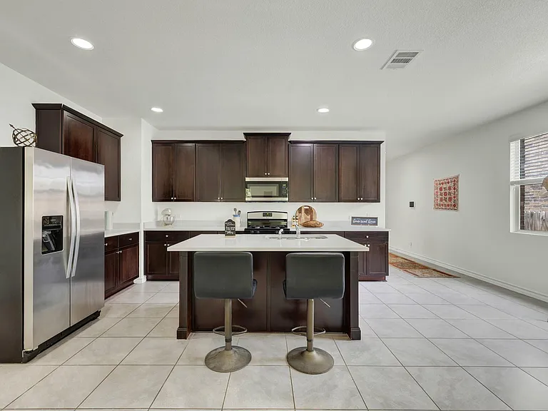 216 Mary Max Cir — Photo 5