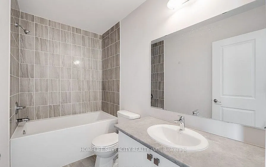 4 bed, $2,500 — Photo 4