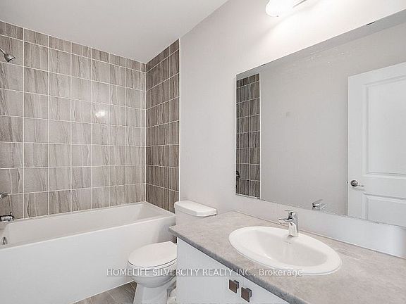 4th image of 585 Colborne St E #104