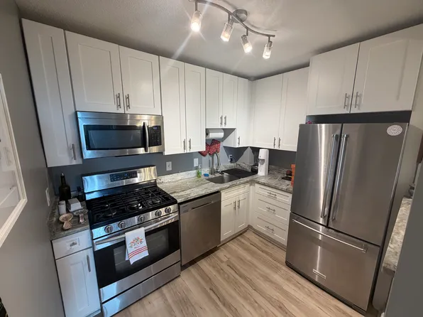4242 E West Hwy APT 608, Chevy Chase, MD 20815