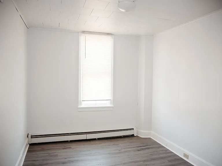 106 W Park St — Photo 5