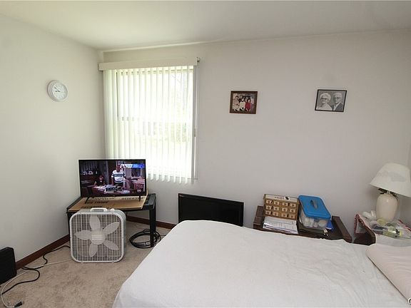 5th image of 113 Golfcrest Cir
