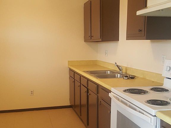 3rd image of 1825 Thomas Dr APT B6