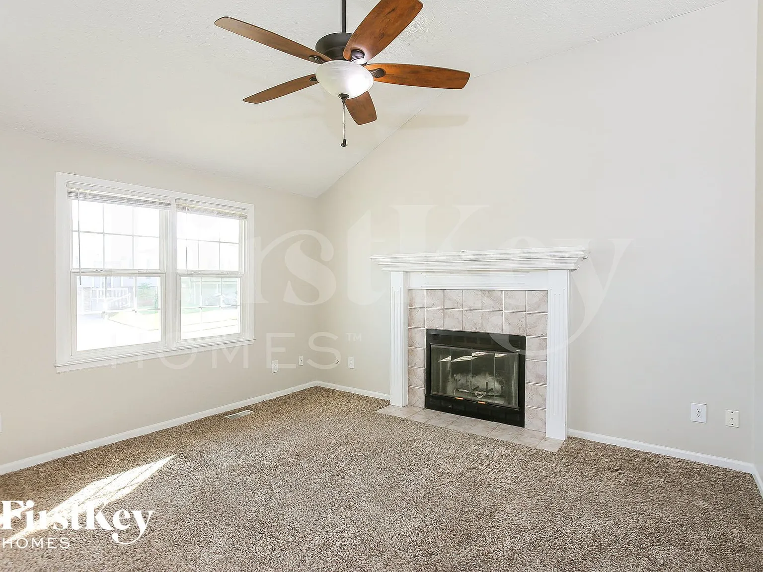 3 bed, 2.0 bath, 1551 sqft, $2,240 — Photo 3