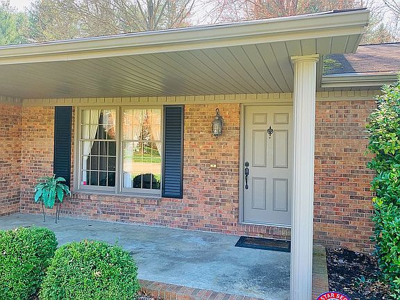 3rd image of 7803 Briarwood Dr