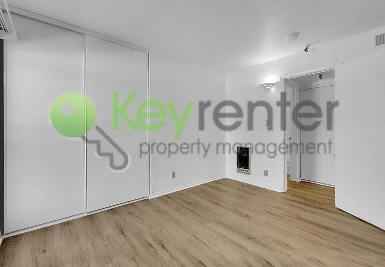 2320 P St #309 — Photo 12