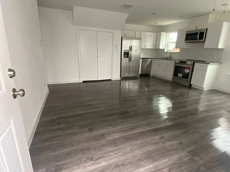 3910 Woolworth St — Photo 24