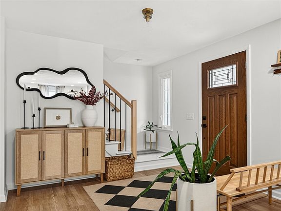 3rd image of 47 City View Dr