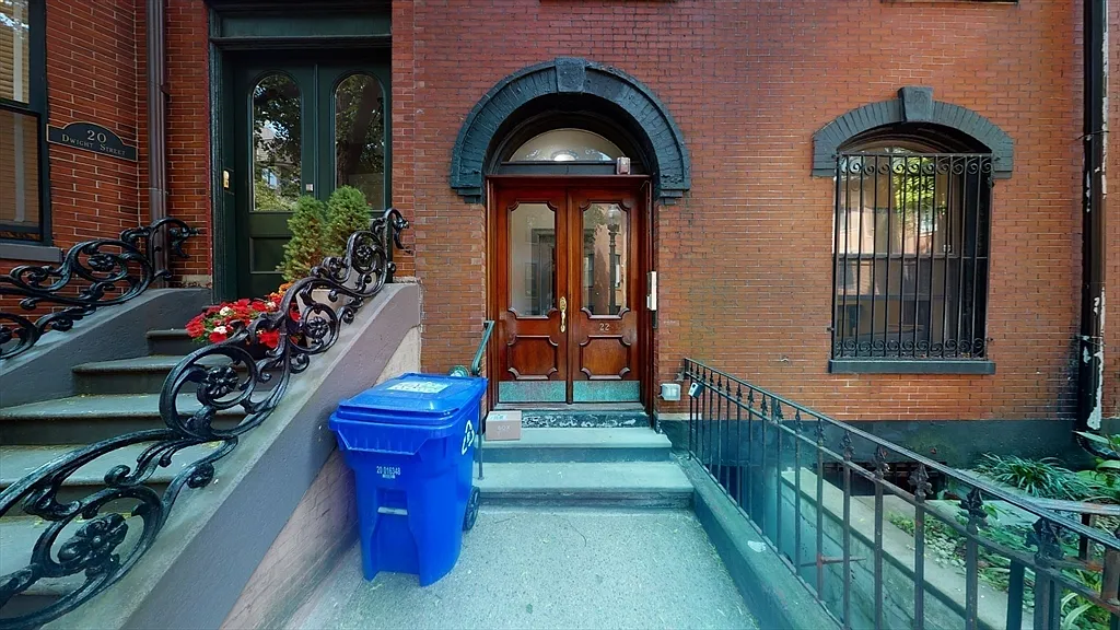 1 bed, 1.0 bath, 650 sqft, $2,995 — Photo 1