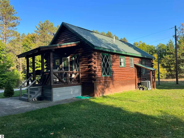 3369 S Carmean Rd, Thompsonville, MI 49683