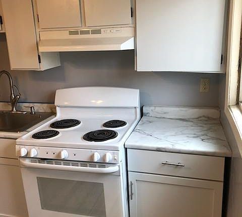 2nd image of 1127 Margaret St #2