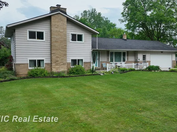 11417 Runnells Dr, Clio, MI 48420