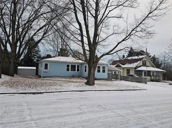 1210 12th Avenue E, Menomonie, WI 54751