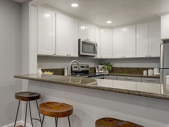 5th image of 271 Sierra Vista Ave APT 3