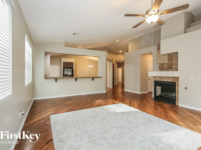 1044 Via Camelia St — Photo 4
