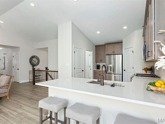 5th image of 2 Hickory At Bluestem Estates Lake