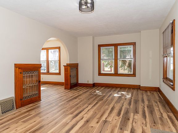 5th image of 1610 Lane Ave