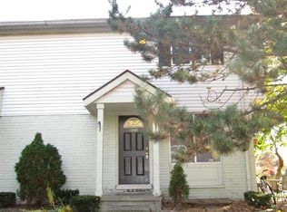 2140 Orchard Crst, Utica, MI 48317